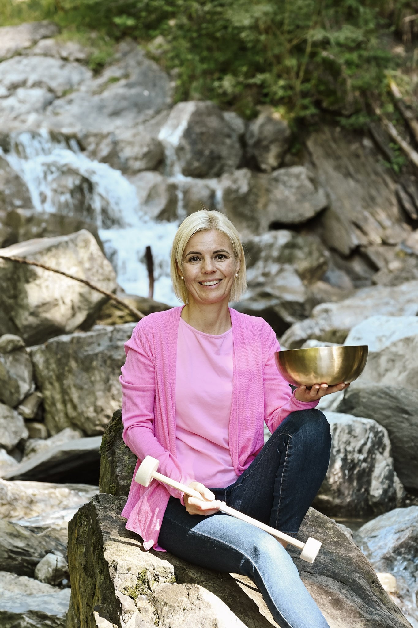 daSein neu mit Klangschalen für eine Klangschalenmassage.