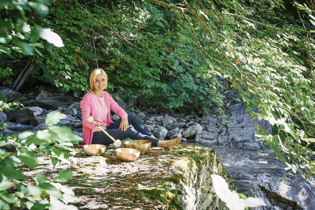 Kontakt daSein neu, dein Platz in Fraxern für Yoga, Klangschalenmassagen, Soundhealing, Jahreskreisfeste und Kinesiologie.